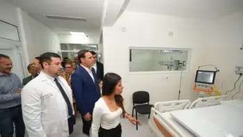El gobernador de Corrientes, Gustavo Valdés, inauguró la nueva Unidad de Terapia Intensiva (UTI)